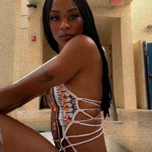 Meet your Posher, Crystal